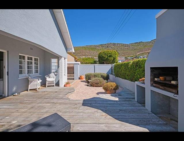 6 BEDROOM HOUSE FOR SALE IN FISH HOEK